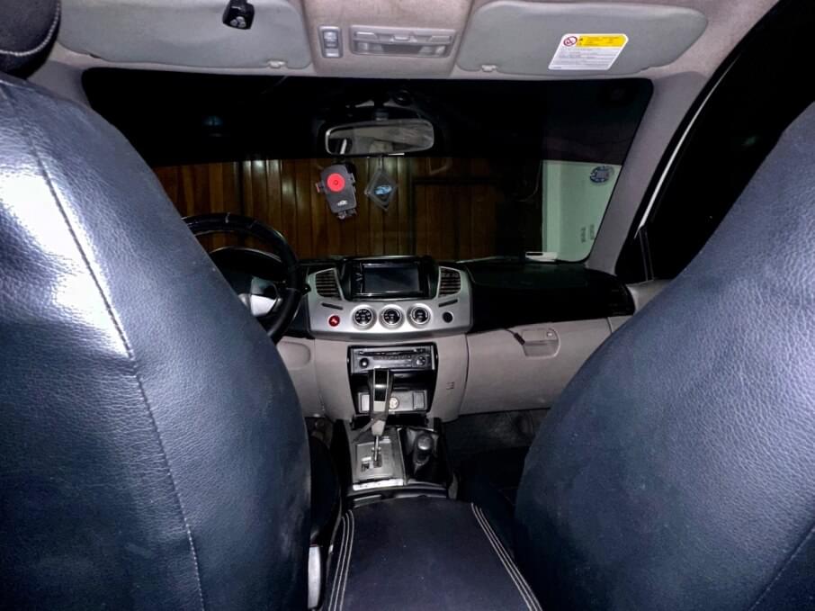 MITSUBISHI L-200 2013 125.000 Kms.