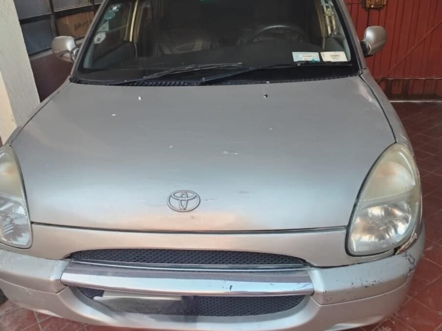 TOYOTA CORONA 1999 180.000 Kms.