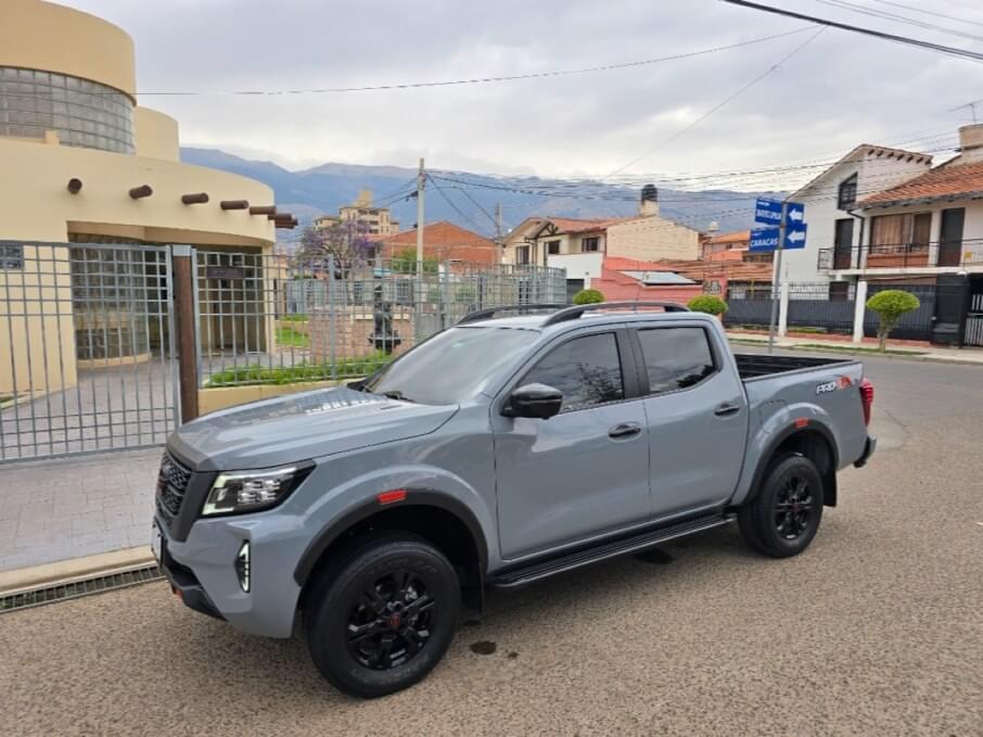 NISSAN FRONTIER 2024 16.000 Kms.