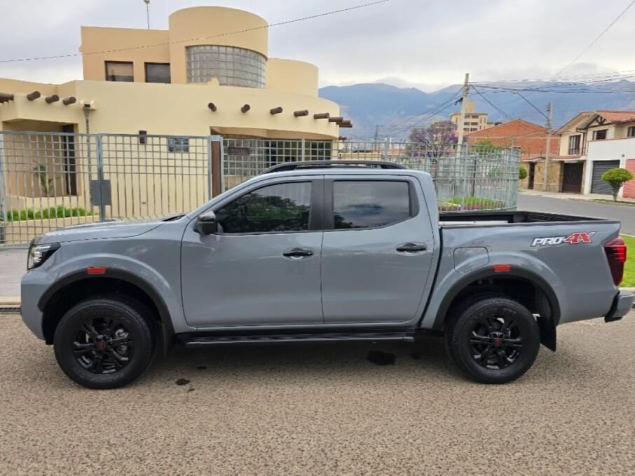 NISSAN FRONTIER 2024 16.000 Kms.