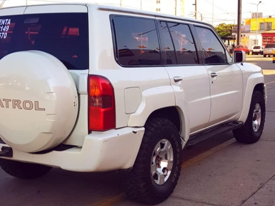 NISSAN PATROL 2008 193.000 Kms.
