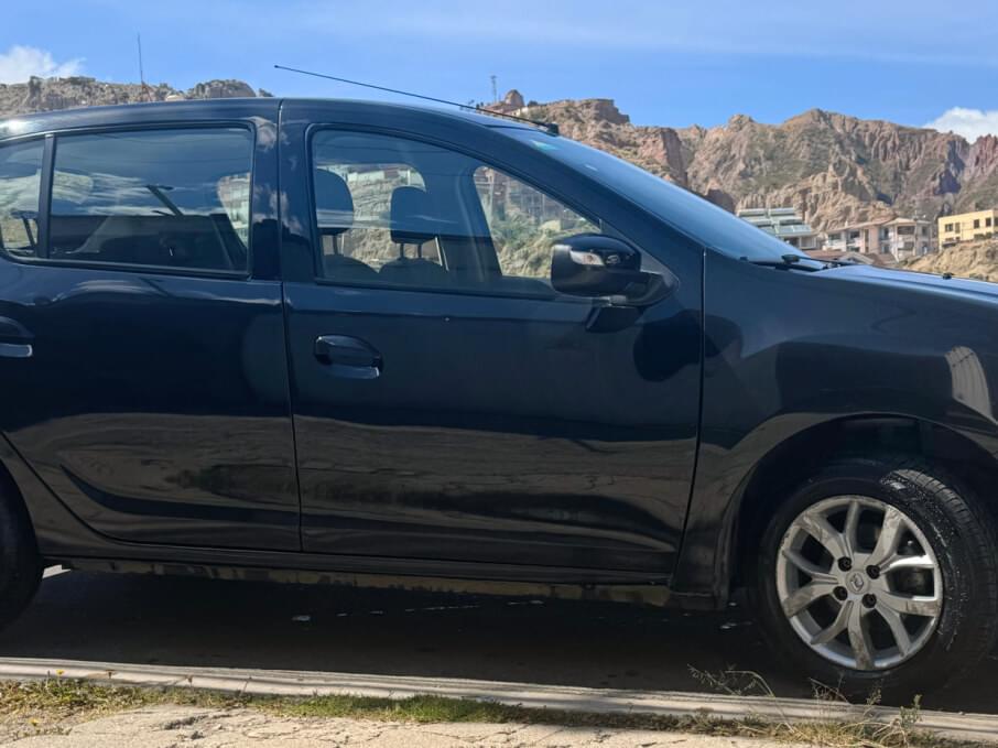 RENAULT SANDERO 2018 37.100 Kms.