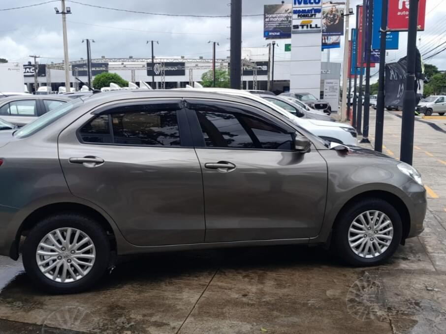 SUZUKI DZIRE SEDAN 2022 74.700 Kms.