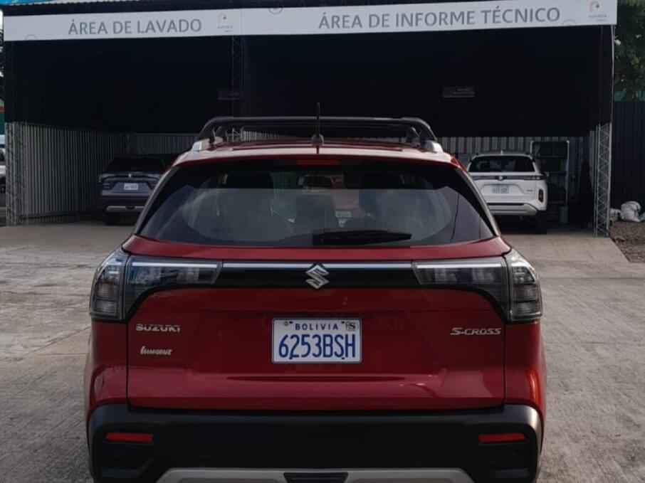 SUZUKI S-CROSS 2023 24.700 Kms.