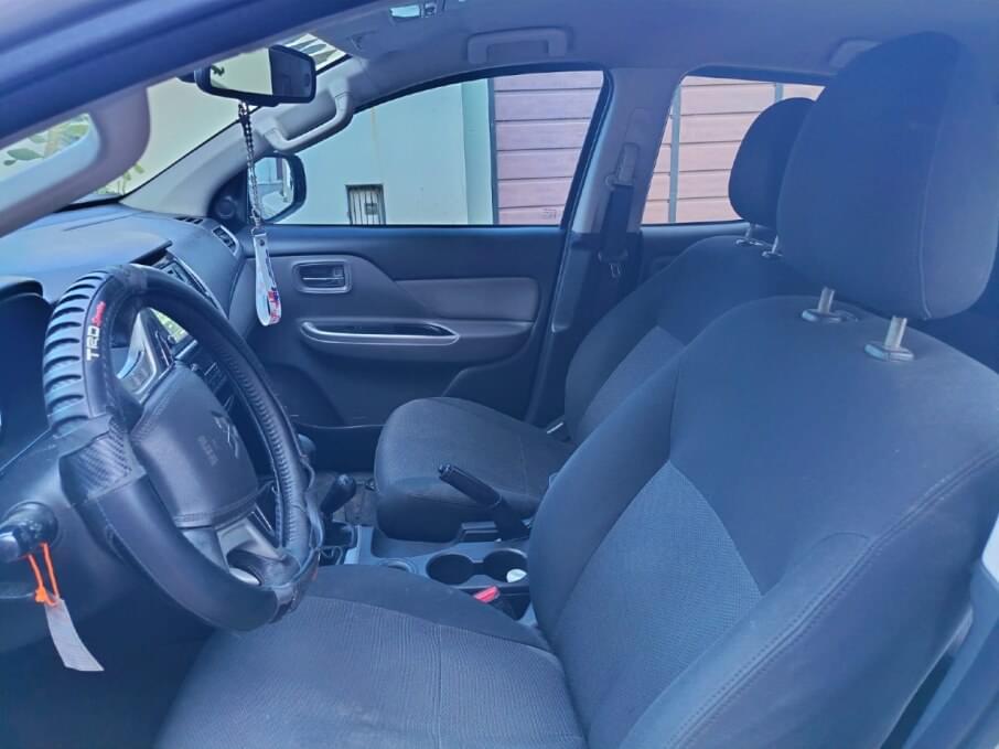 MITSUBISHI L-200 2019 100.000 Kms.