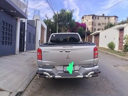 MITSUBISHI L-200 2019 100.000 Kms.