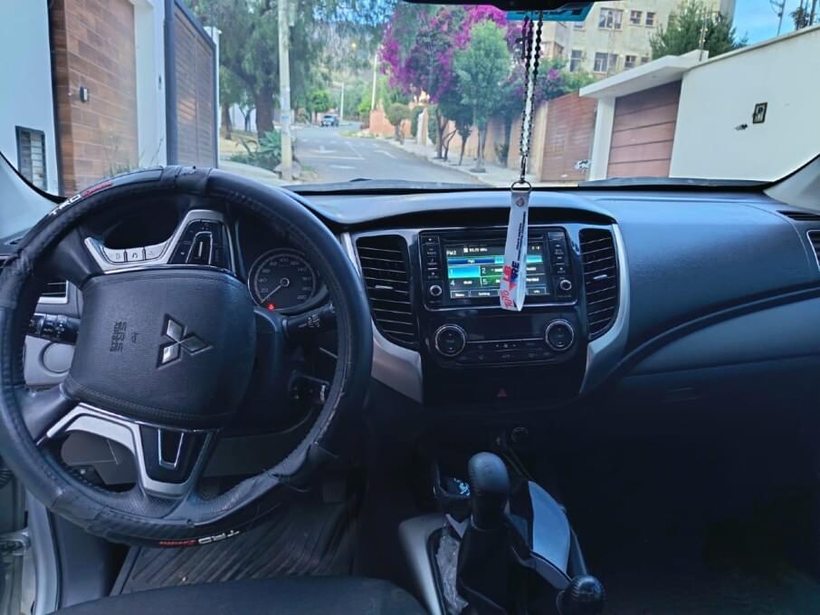 MITSUBISHI L-200 2019 100.000 Kms.