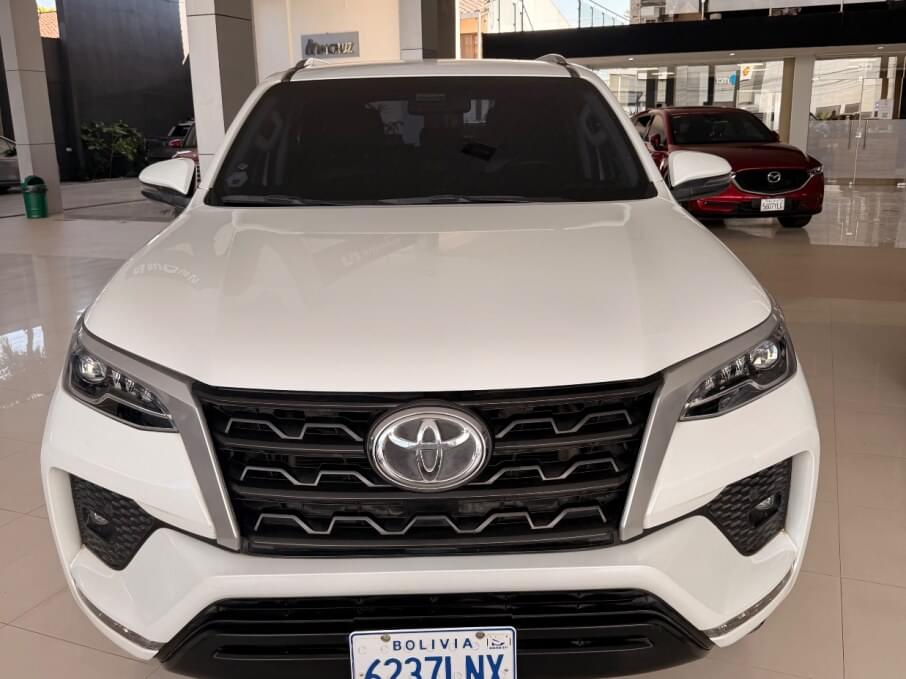 TOYOTA FORTUNER 2023 35.532 Kms.