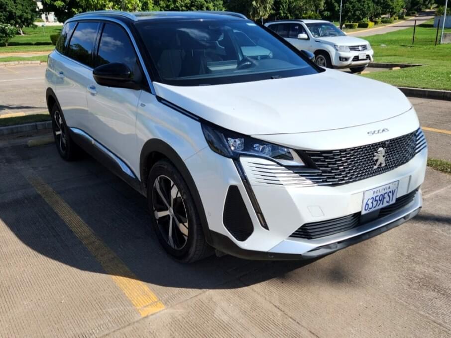 PEUGEOT 5008 2024 62.000 Kms.