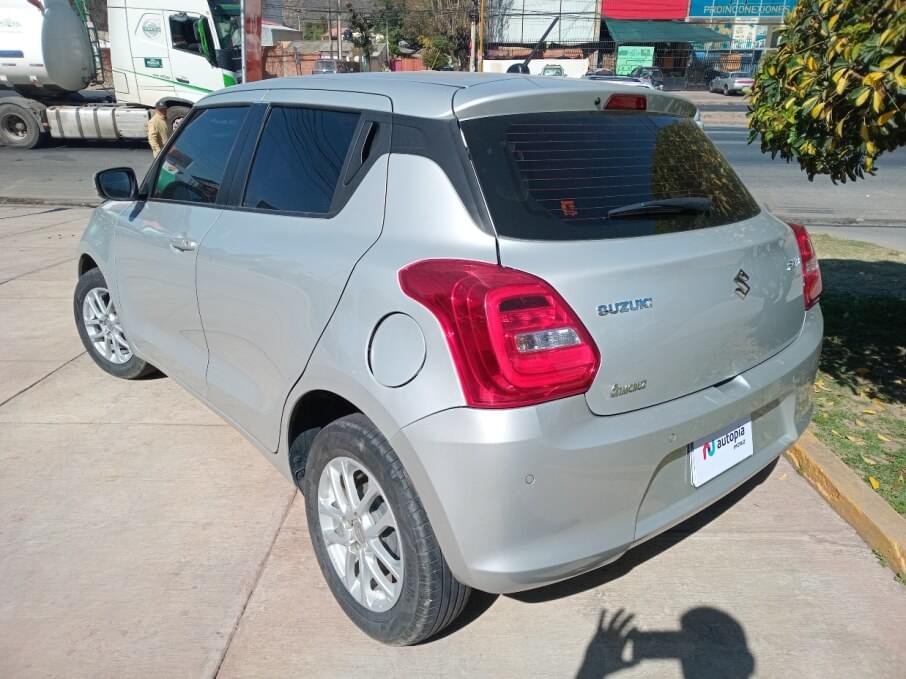 SUZUKI SWIFT 2024 31.200 Kms.
