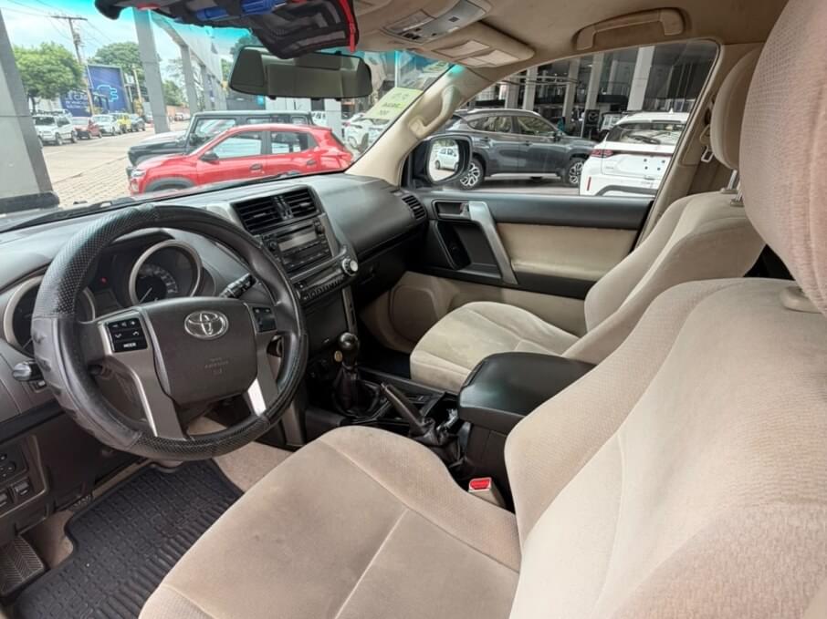TOYOTA LAND CRUISER 2013 140.918 Kms.