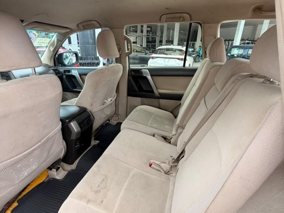 TOYOTA LAND CRUISER 2013 140.918 Kms.