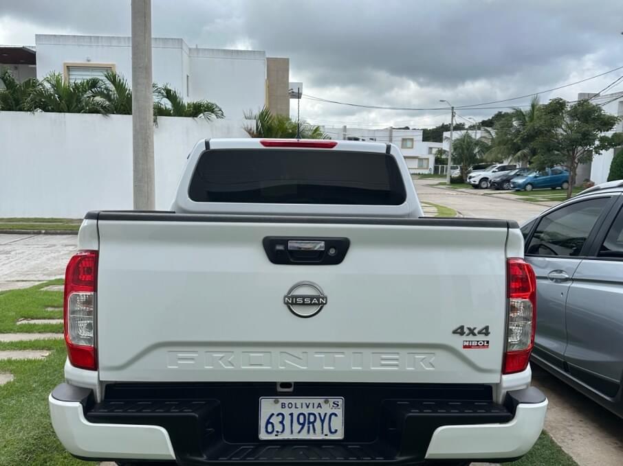 NISSAN FRONTIER 2024 33.000 Kms.
