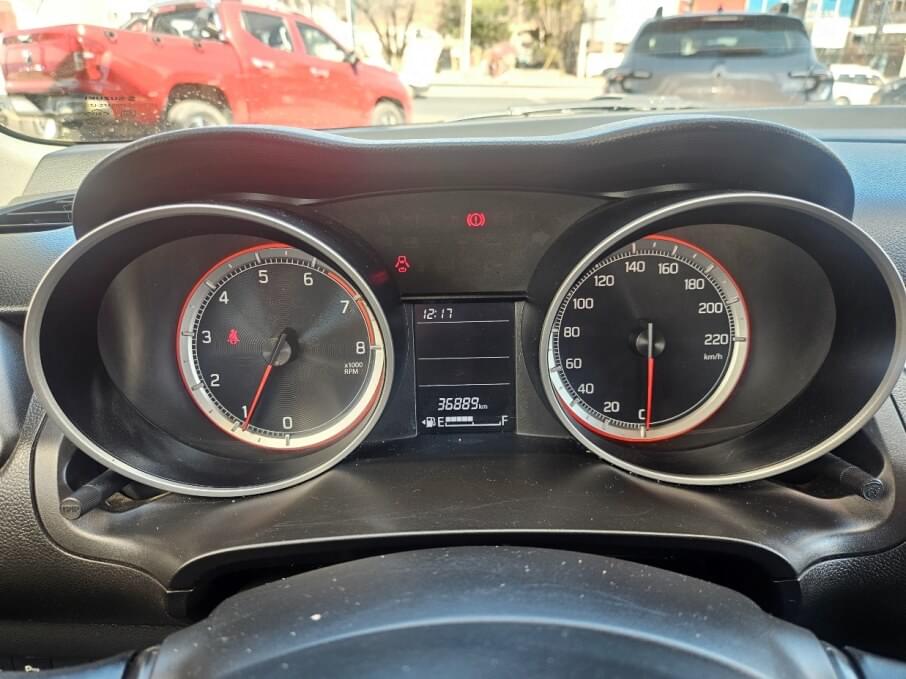 SUZUKI SWIFT 2022 36.900 Kms.