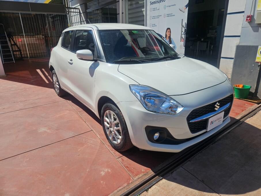 SUZUKI SWIFT 2022 36.900 Kms.