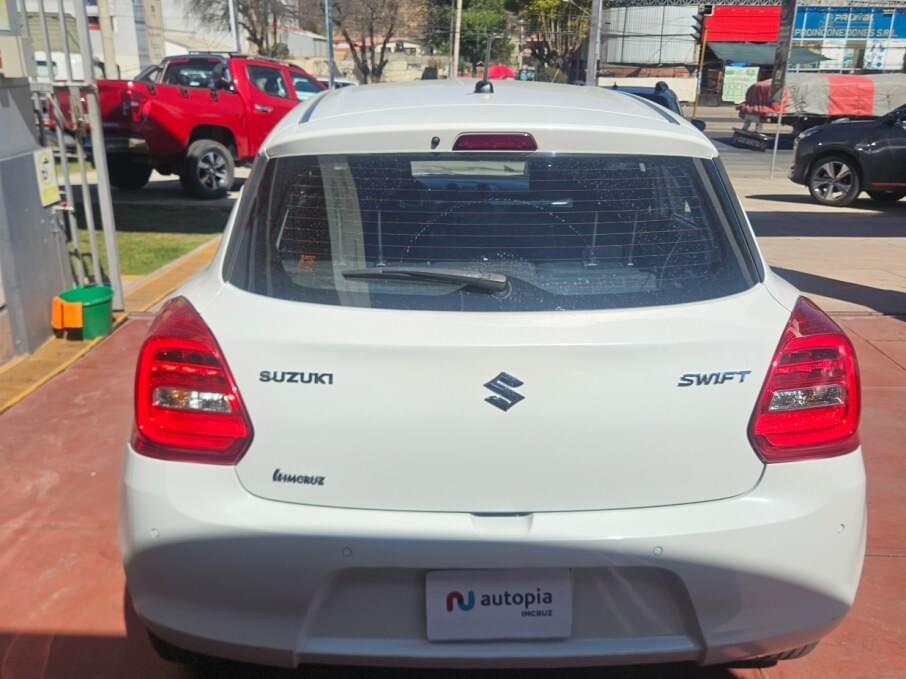 SUZUKI SWIFT 2022 36.900 Kms.