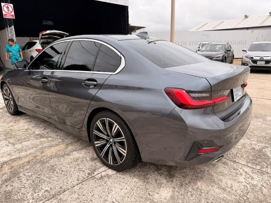 BMW 320 2022 27.464 Kms.