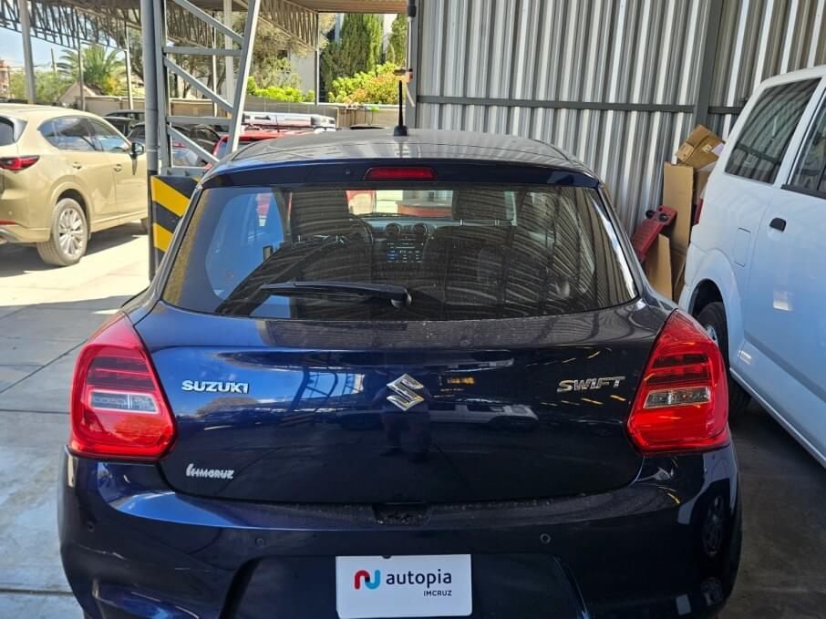 SUZUKI SWIFT 2025 7.200 Kms.