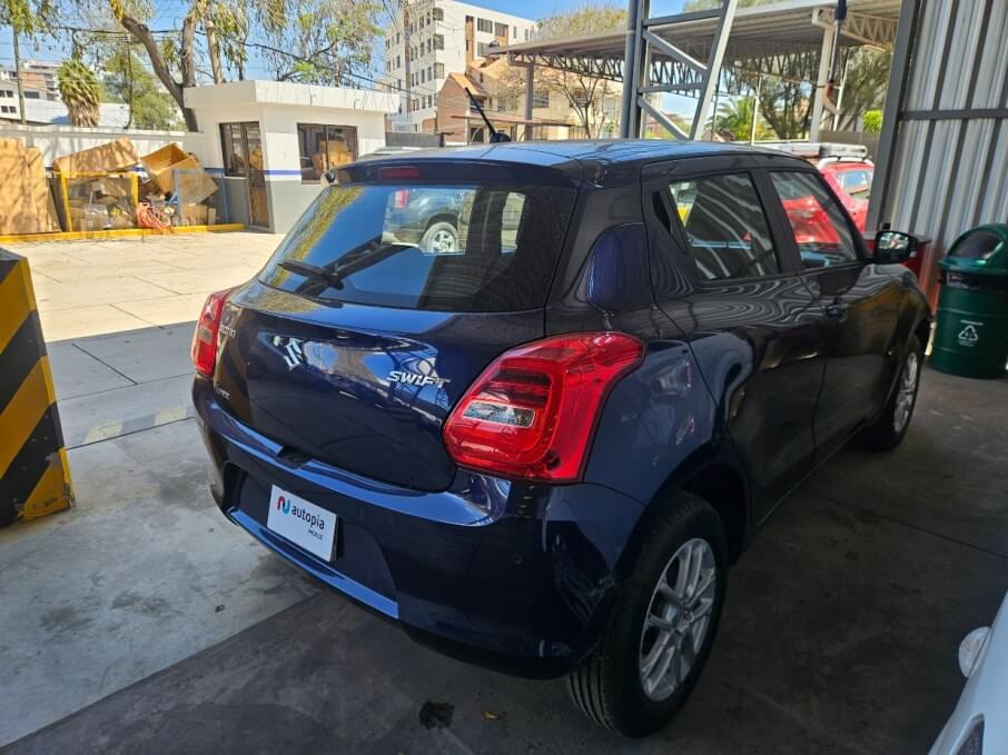 SUZUKI SWIFT 2025 7.200 Kms.