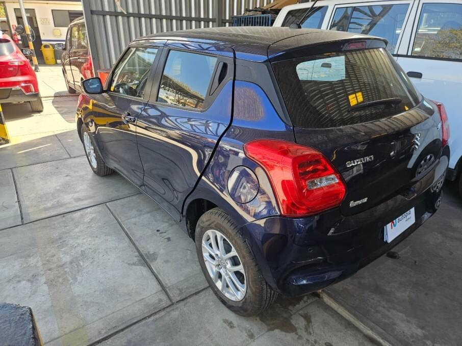 SUZUKI SWIFT 2025 7.200 Kms.