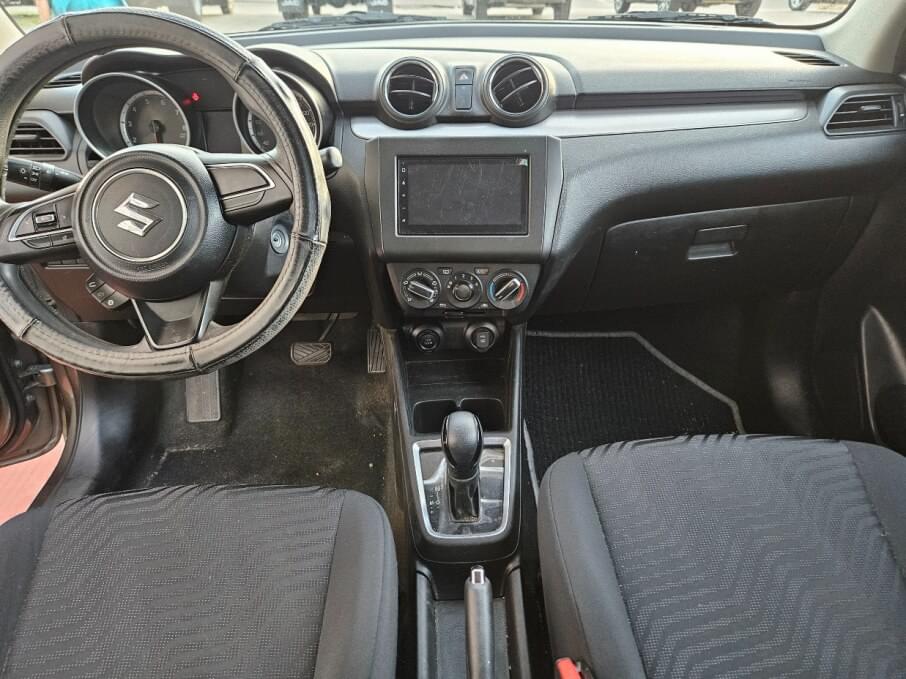 SUZUKI SWIFT 2023 28.300 Kms.