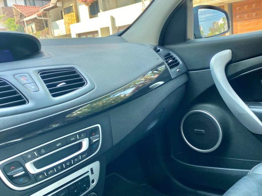 RENAULT FLUENCE 2013 84.000 Kms.