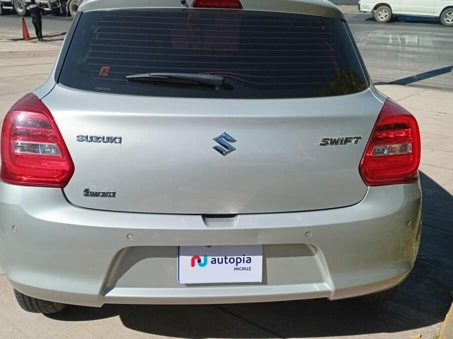 SUZUKI SWIFT 2024 31.800 Kms.