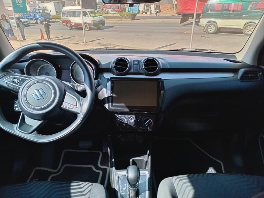 SUZUKI SWIFT 2024 31.800 Kms.
