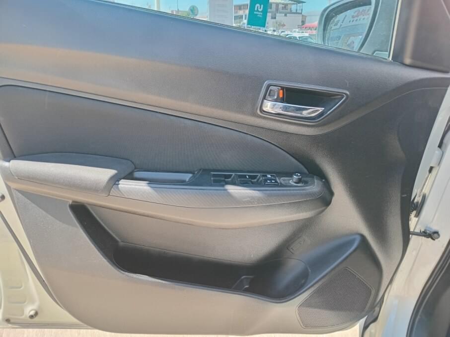 SUZUKI SWIFT 2024 31.800 Kms.