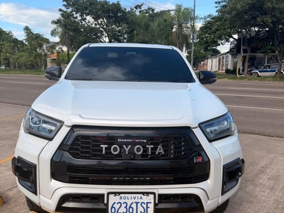 TOYOTA HILUX 2023 47.739 Kms.
