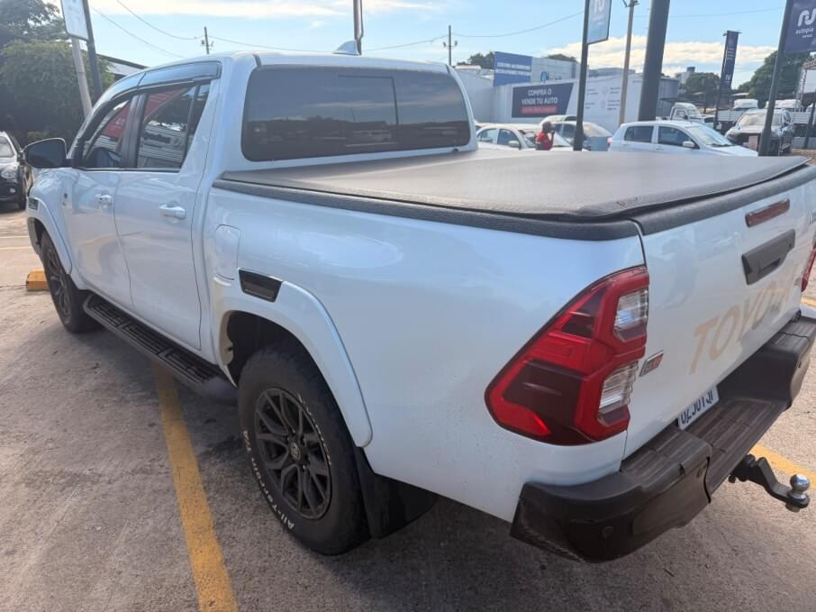 TOYOTA HILUX 2023 47.739 Kms.