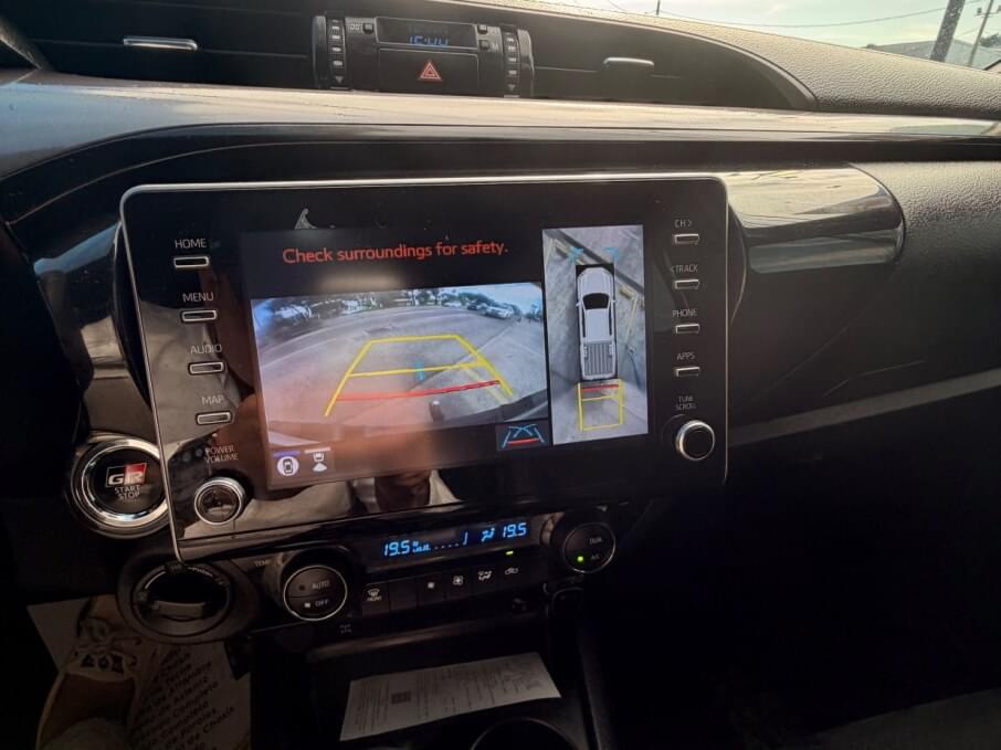 TOYOTA HILUX 2023 47.739 Kms.