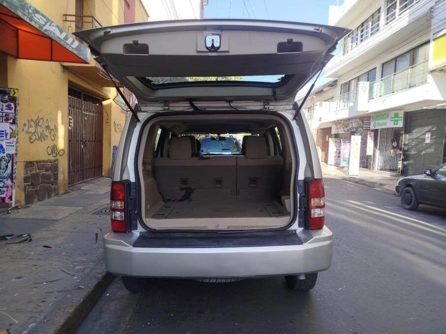 JEEP LIBERTY 2008 99.000 Kms.