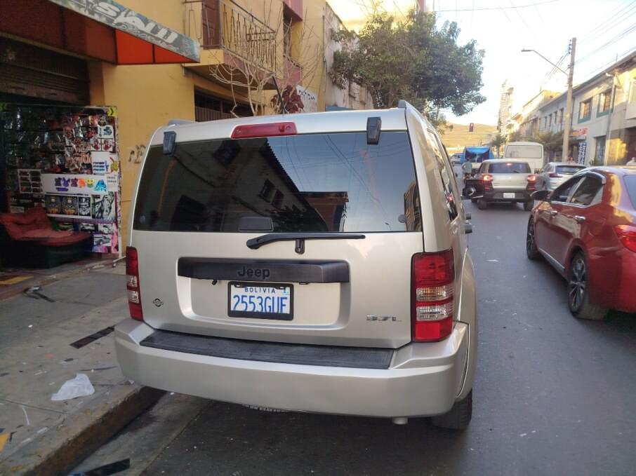 JEEP LIBERTY 2008 99.000 Kms.