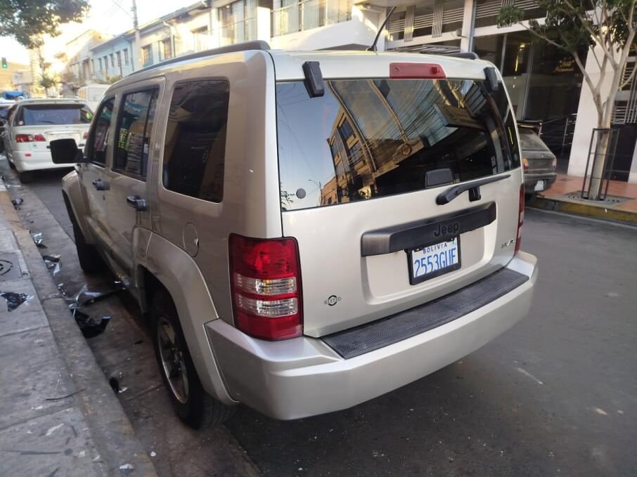 JEEP LIBERTY 2008 99.000 Kms.