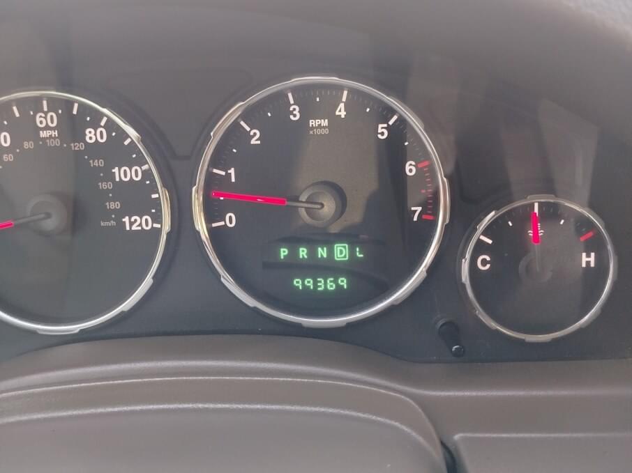 JEEP LIBERTY 2008 99.000 Kms.