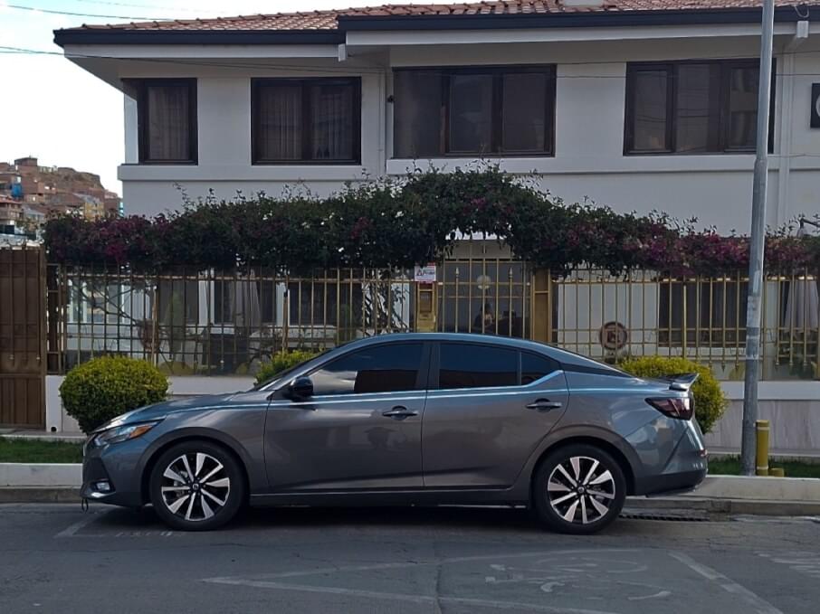 NISSAN SENTRA 2.0 2023 19.000 Kms.