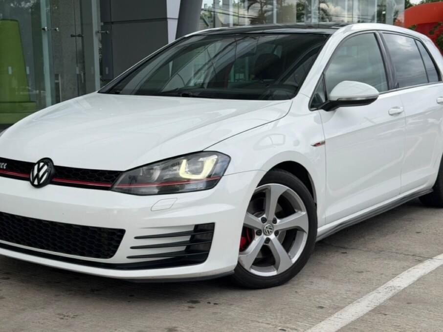 VOLKSWAGEN GOLF 2015 103.000 Kms.