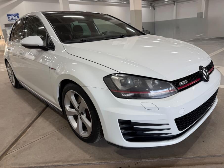 VOLKSWAGEN GOLF 2015 103.000 Kms.