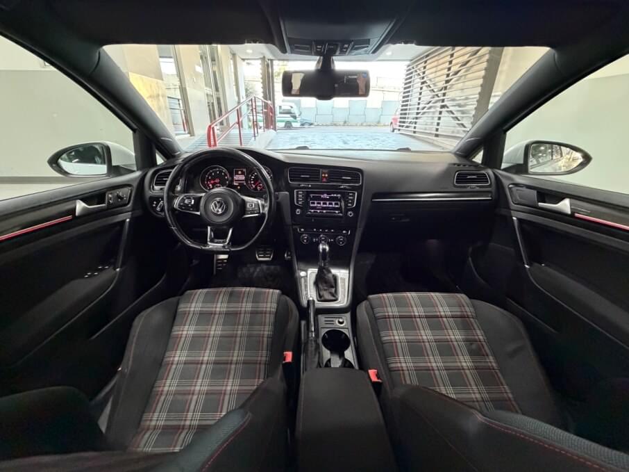 VOLKSWAGEN GOLF 2015 103.000 Kms.