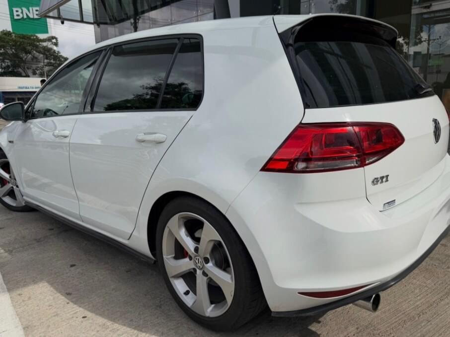 VOLKSWAGEN GOLF 2015 103.000 Kms.