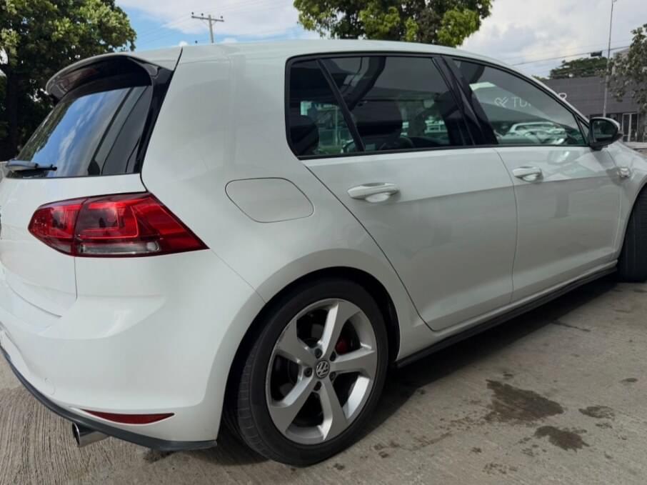 VOLKSWAGEN GOLF 2015 103.000 Kms.