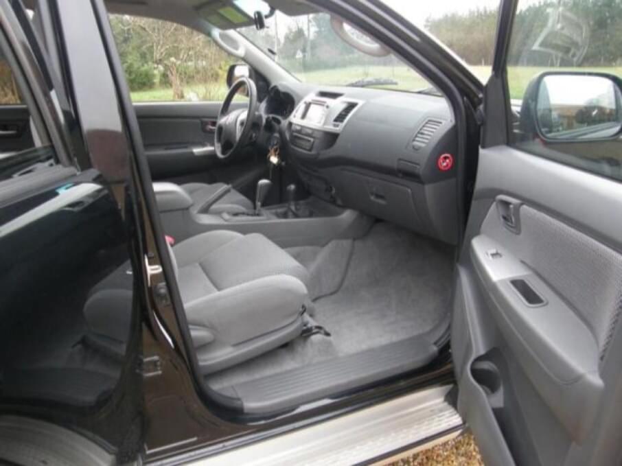 TOYOTA HILUX 2012 80.000 Kms.