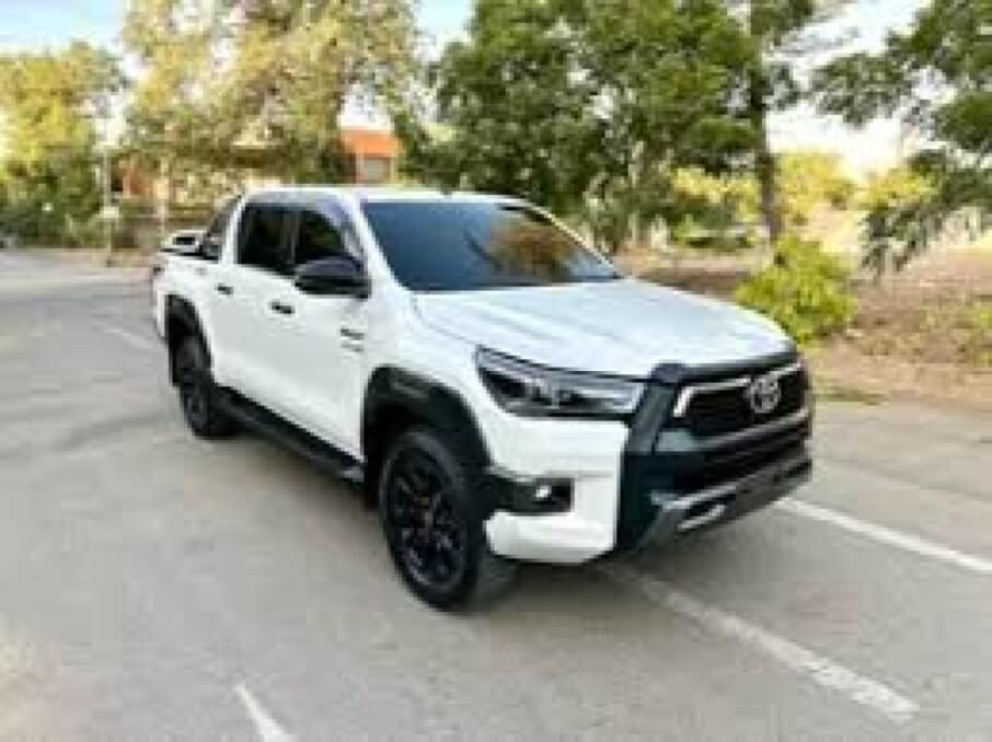 TOYOTA HILUX 2023 20.000 Kms.
