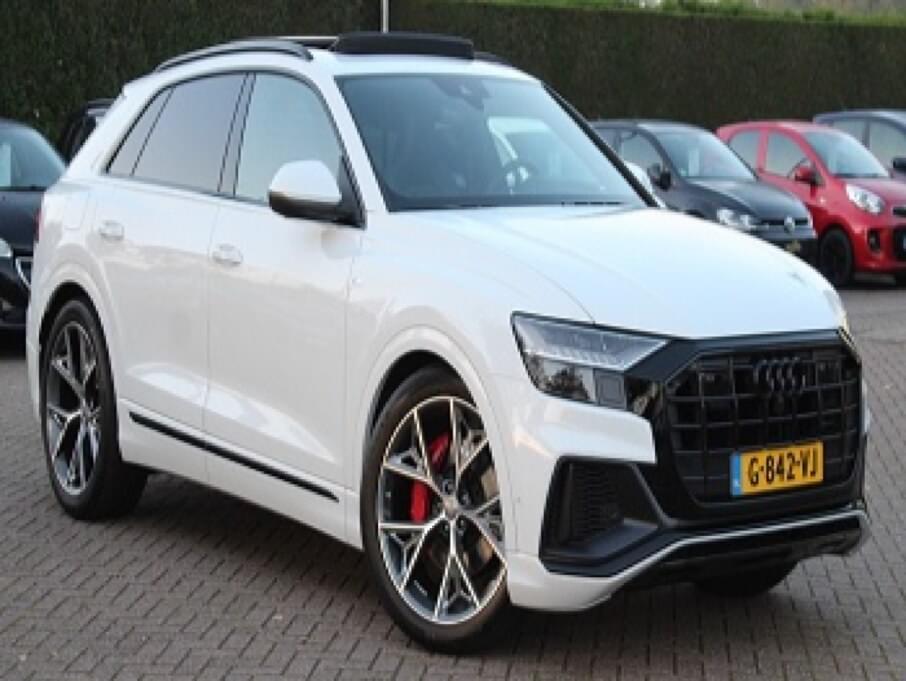 AUDI Q7 2025 300 Kms.