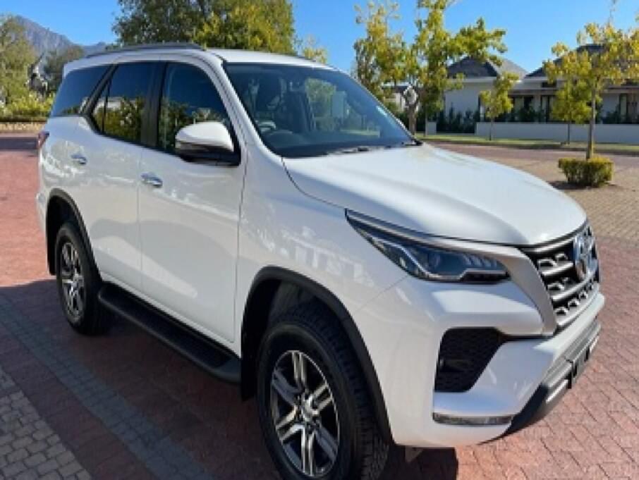 TOYOTA FORTUNER 2025 200 Kms.