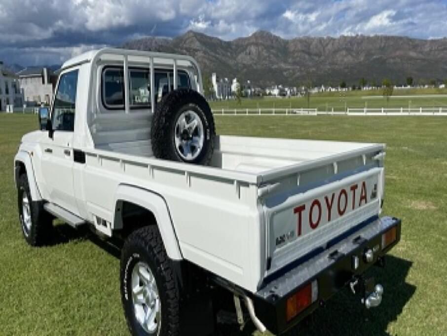 TOYOTA LAND CRUISER 2021 20 Kms.