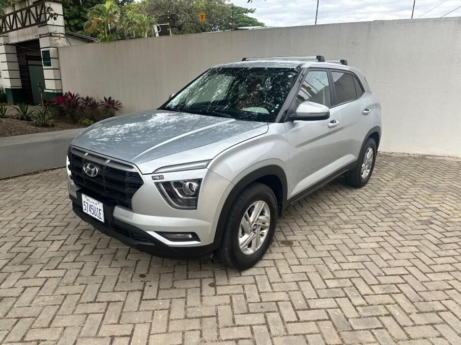 HYUNDAI CRETA 2023 35.000 Kms.