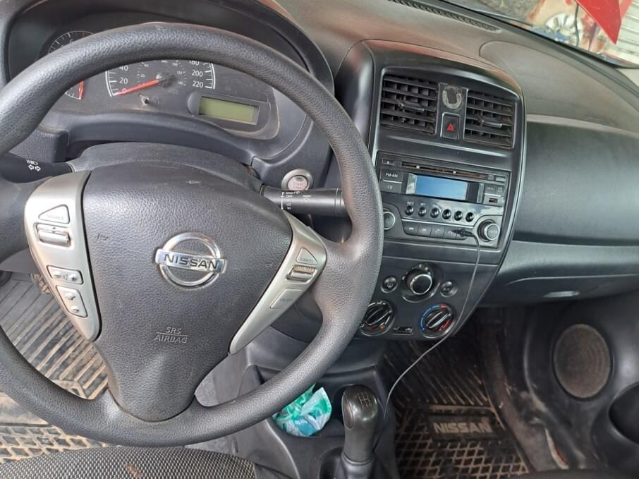 NISSAN VERSA 2015 5.000 Kms.