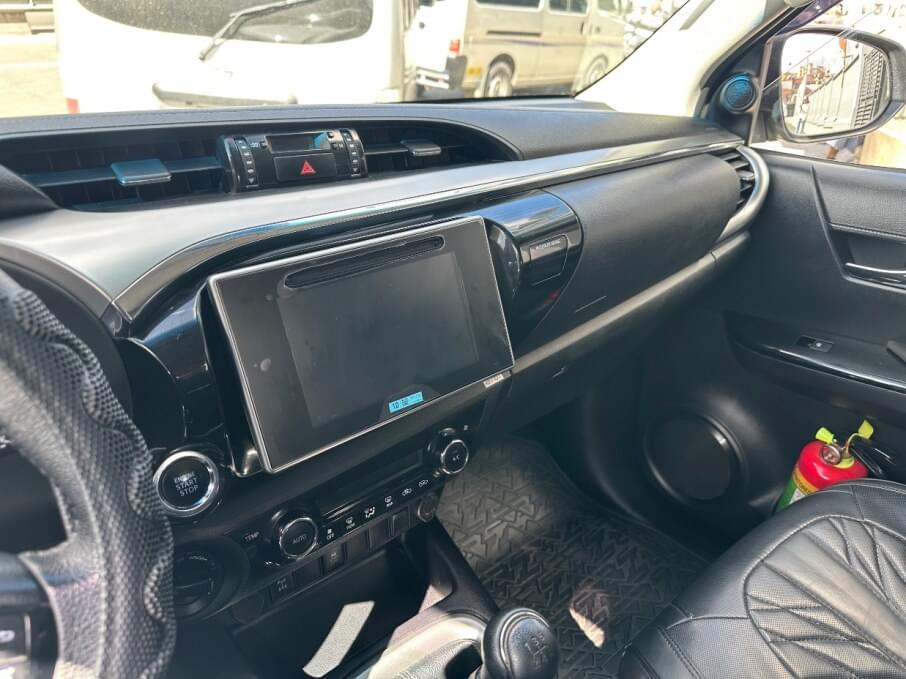 TOYOTA HILUX 2019 49.000 Kms.